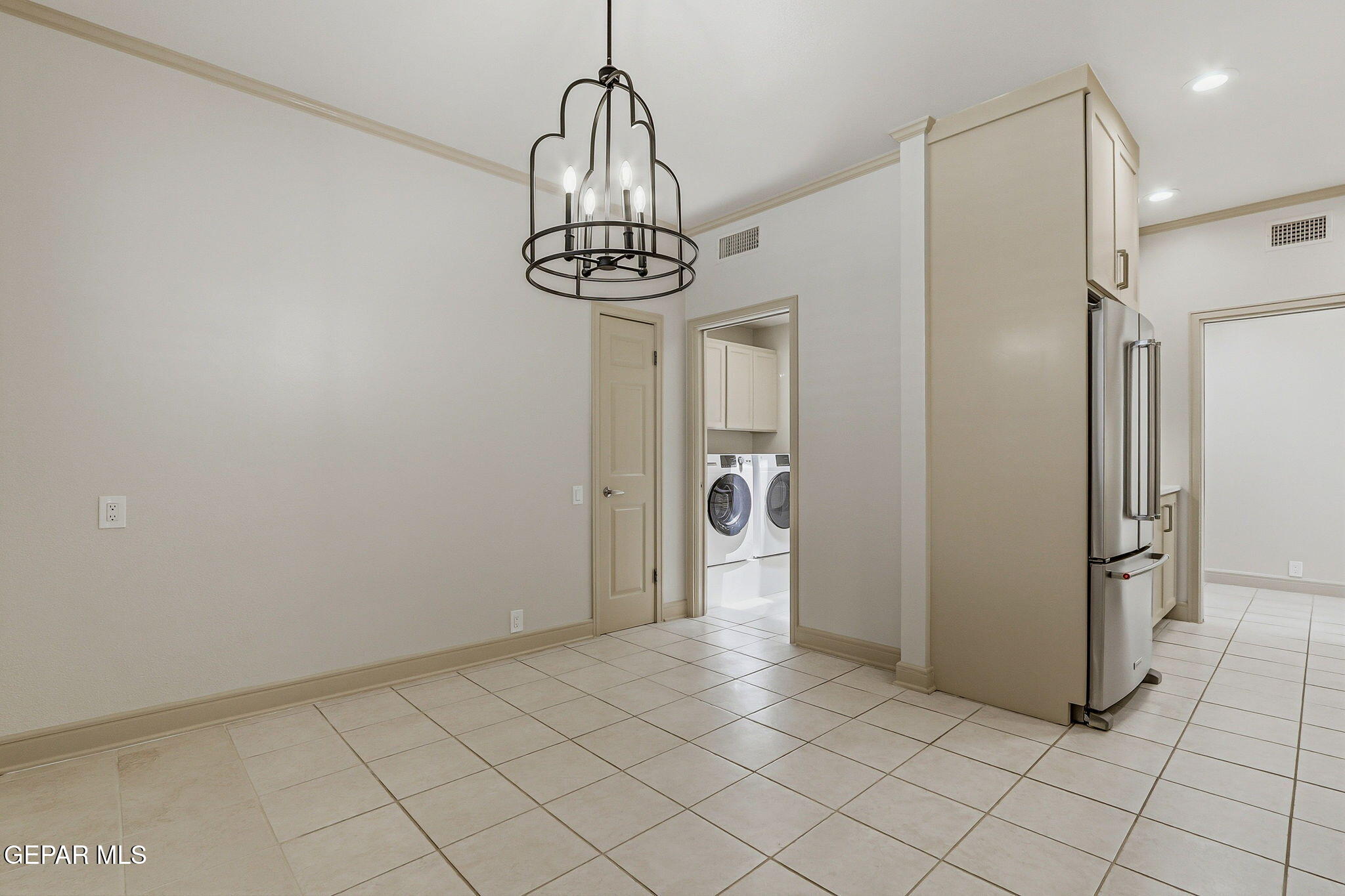 1077 LOS JARDINES Circle