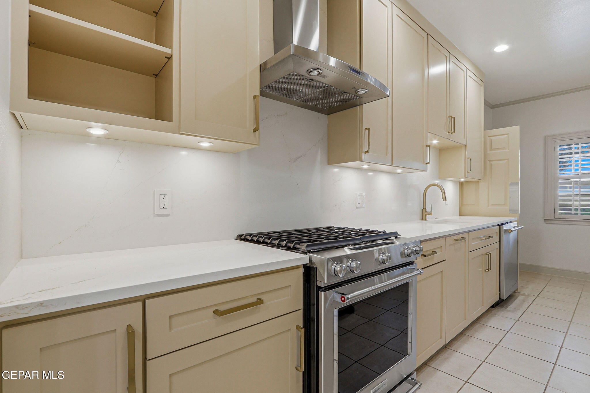 1077 LOS JARDINES Circle