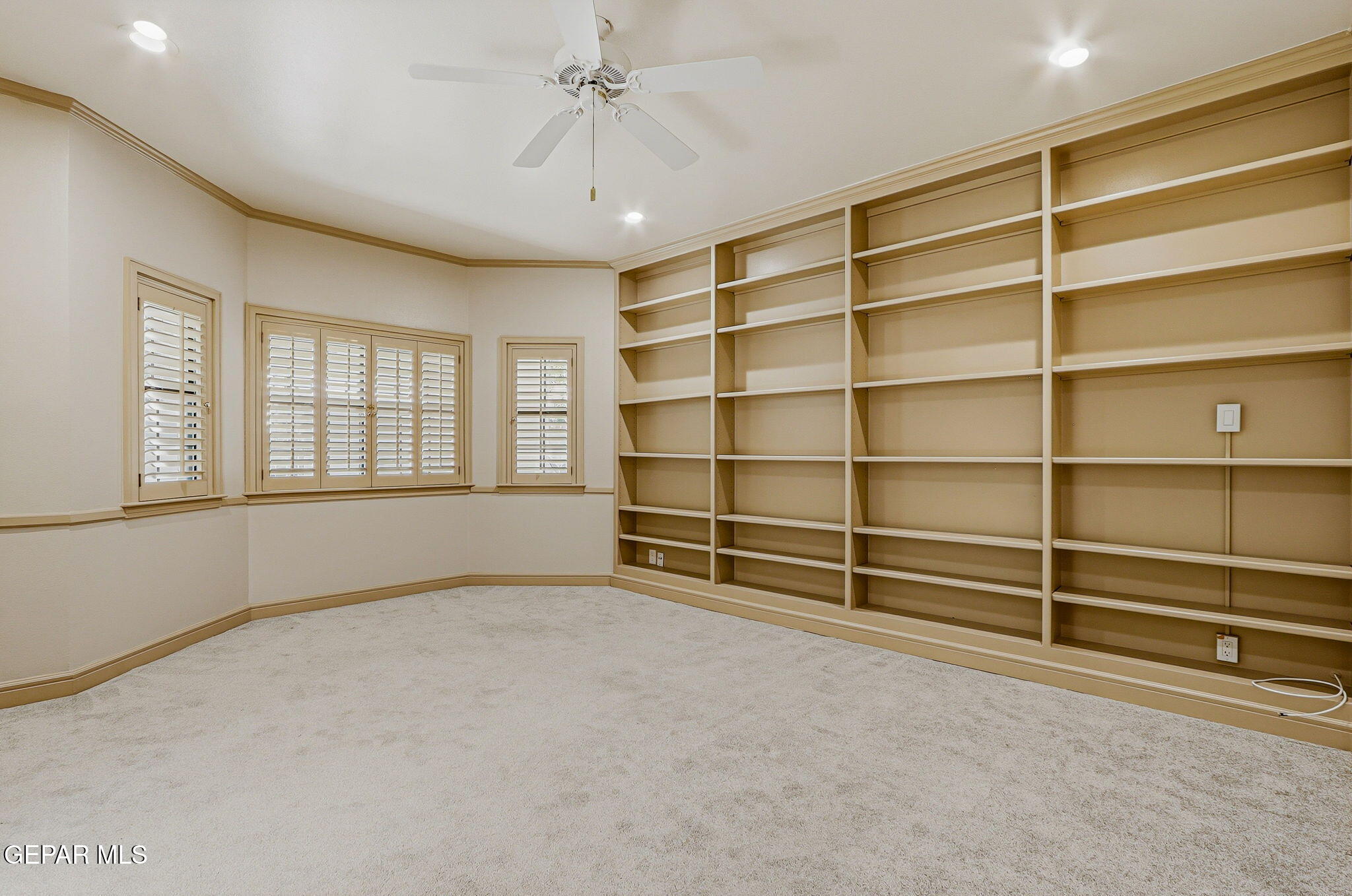 1077 LOS JARDINES Circle