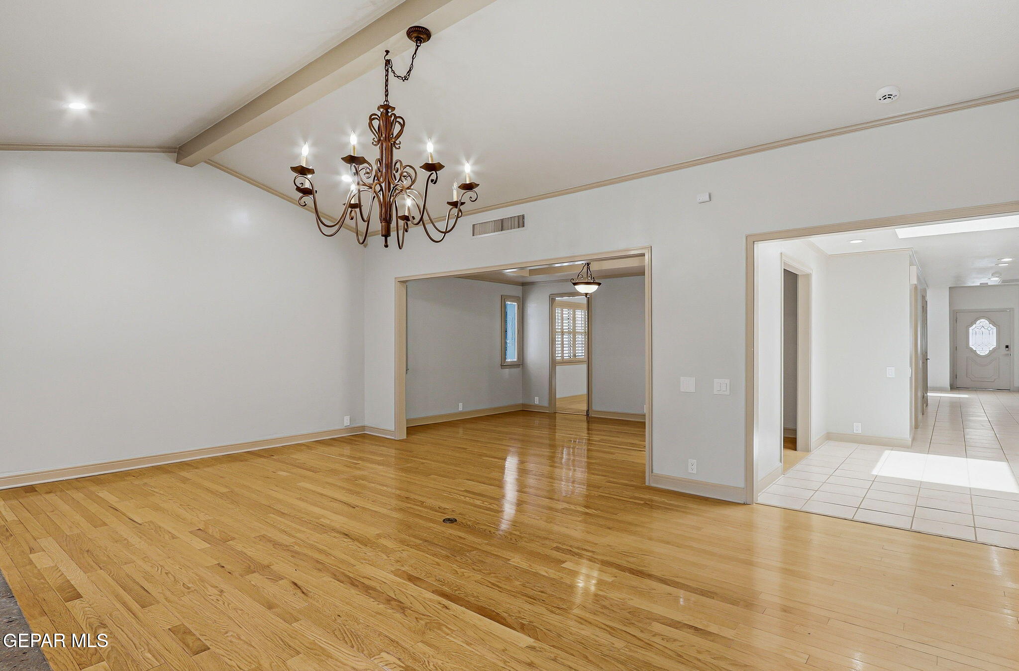 1077 LOS JARDINES Circle