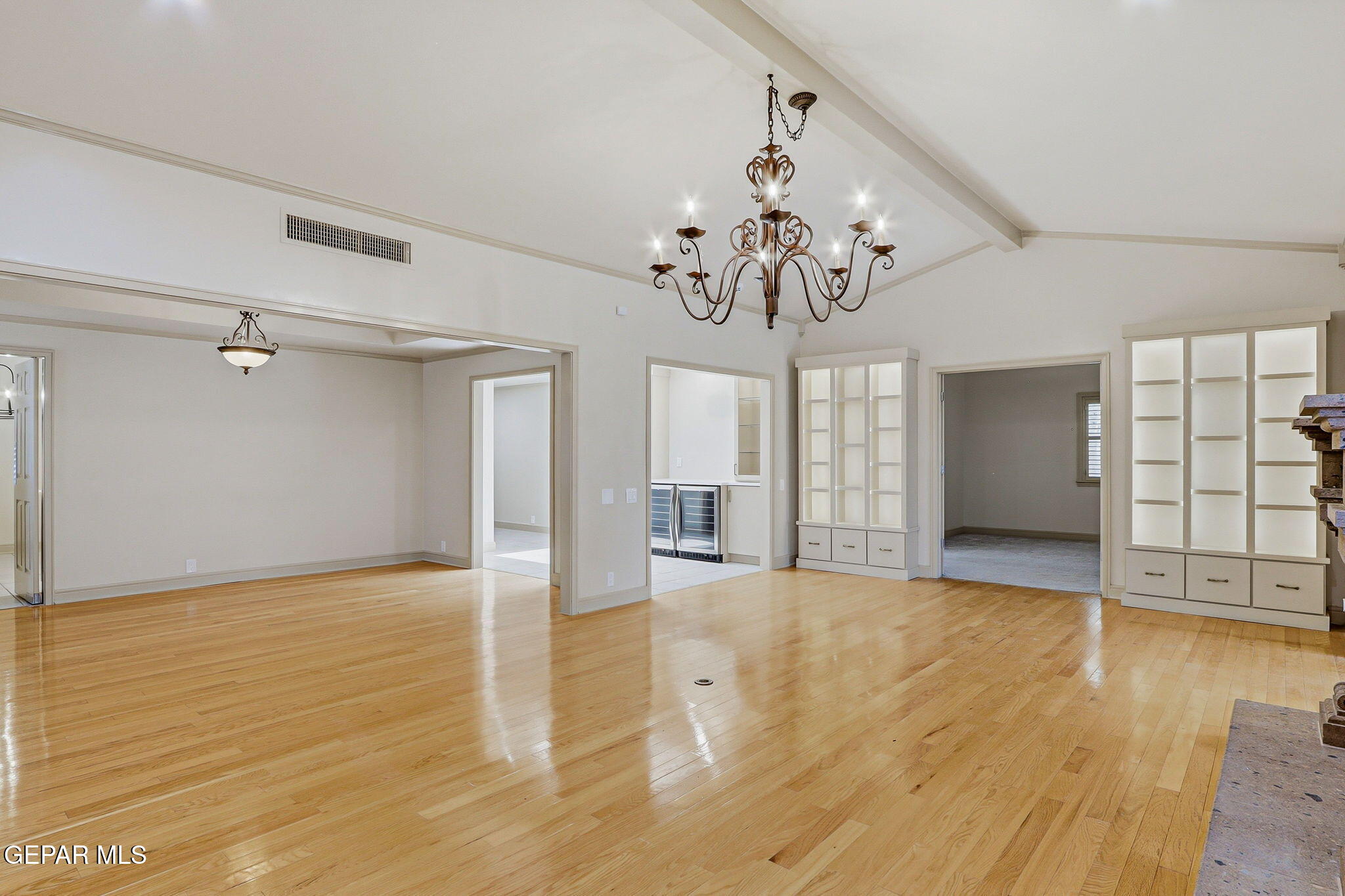 1077 LOS JARDINES Circle