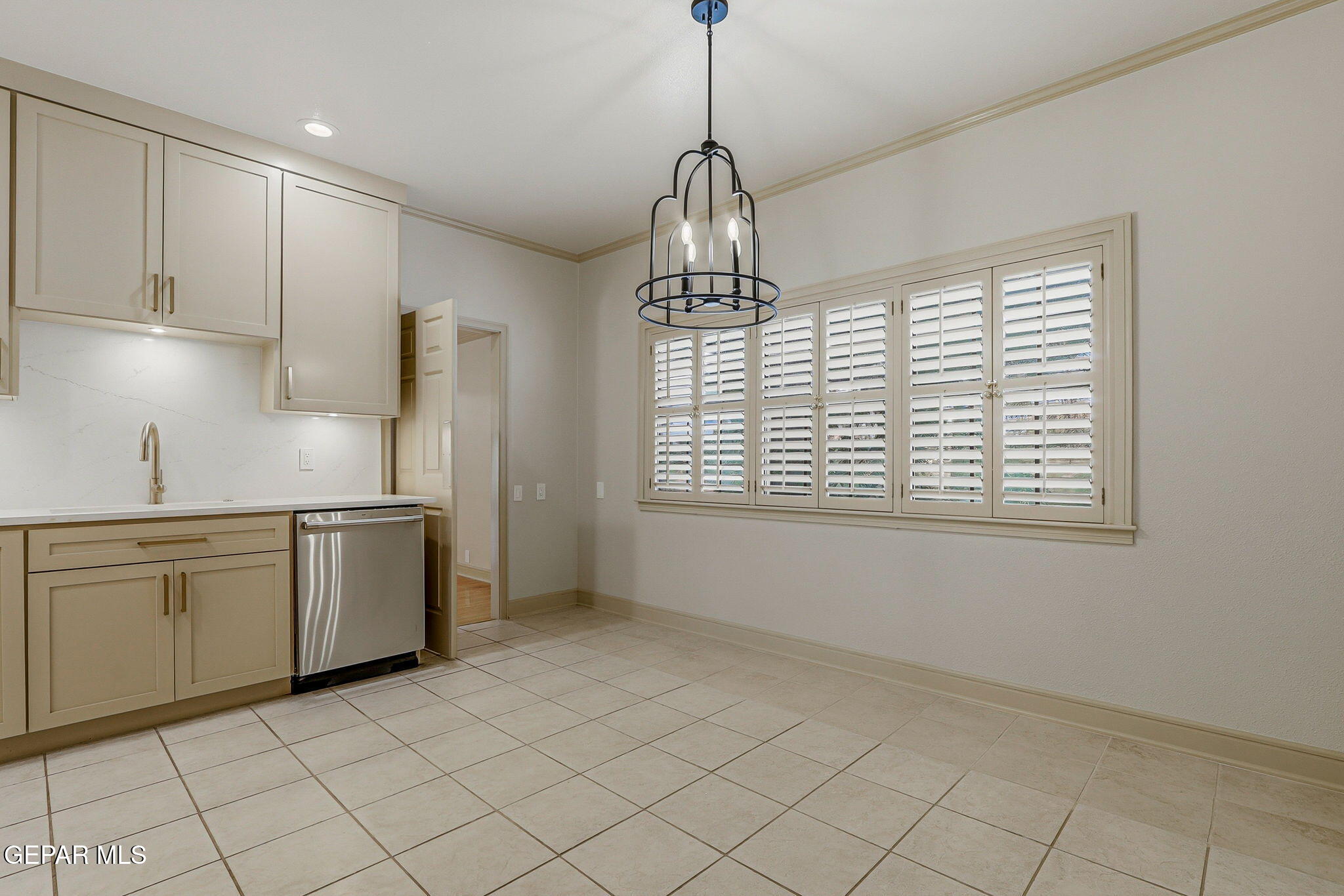 1077 LOS JARDINES Circle