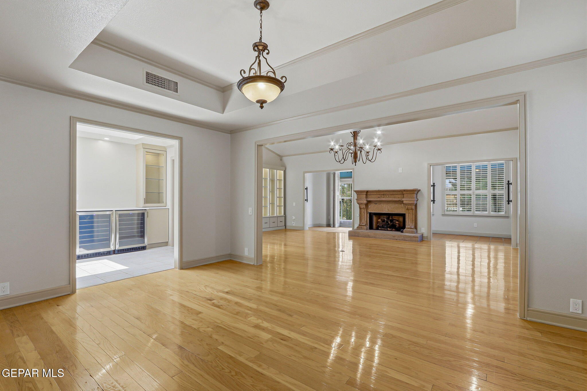 1077 LOS JARDINES Circle