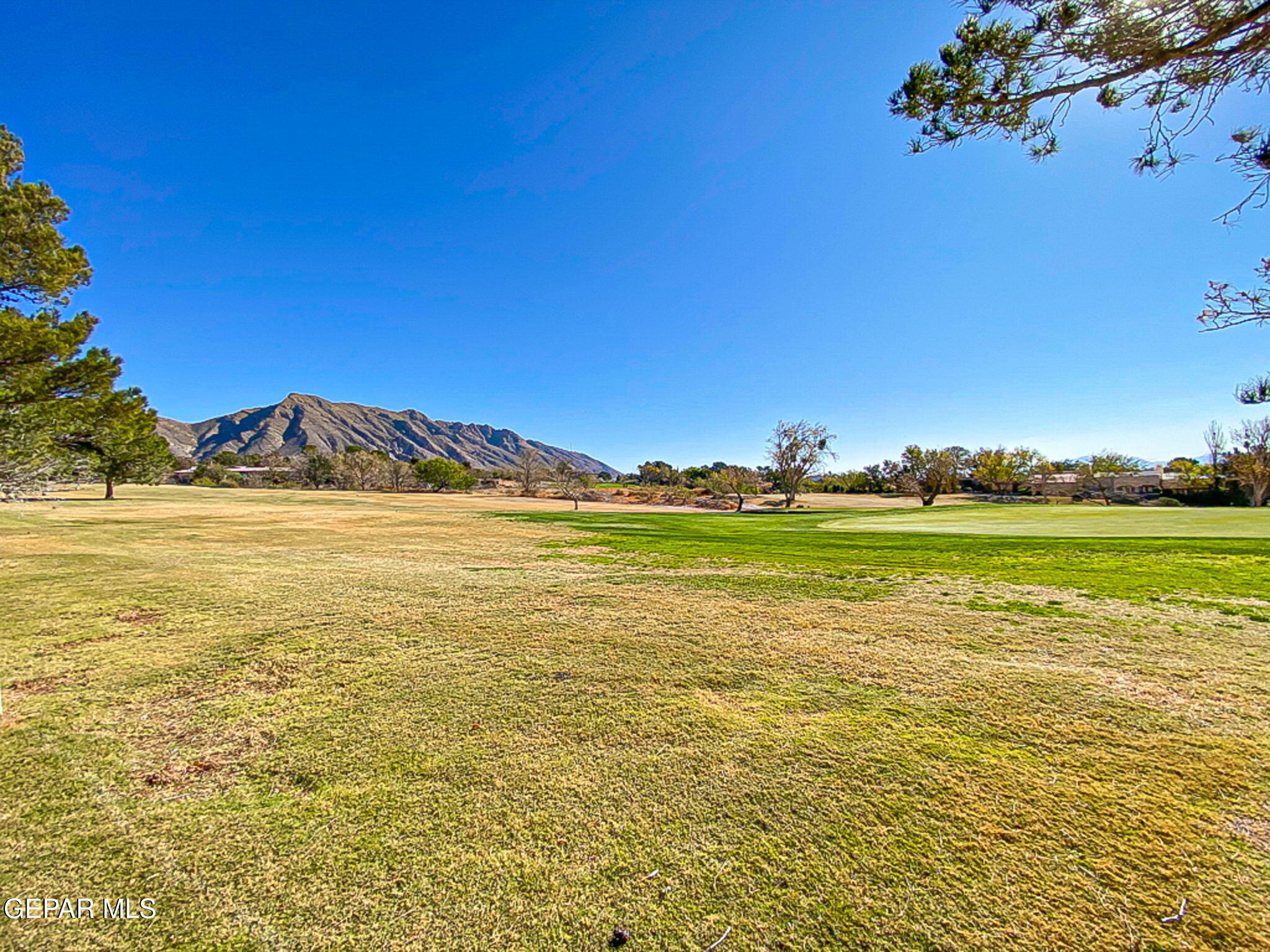 1077 LOS JARDINES Circle