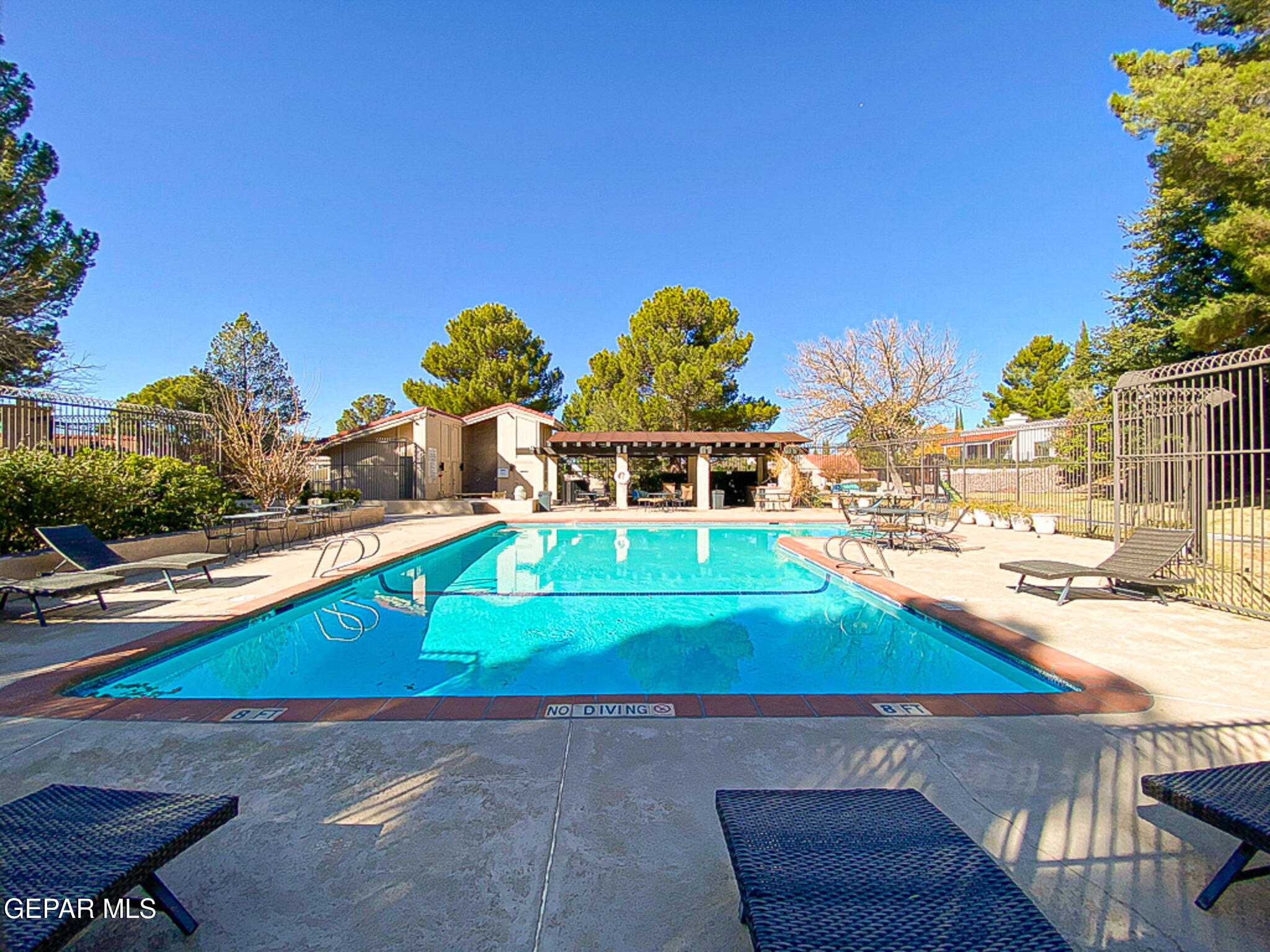 1077 LOS JARDINES Circle