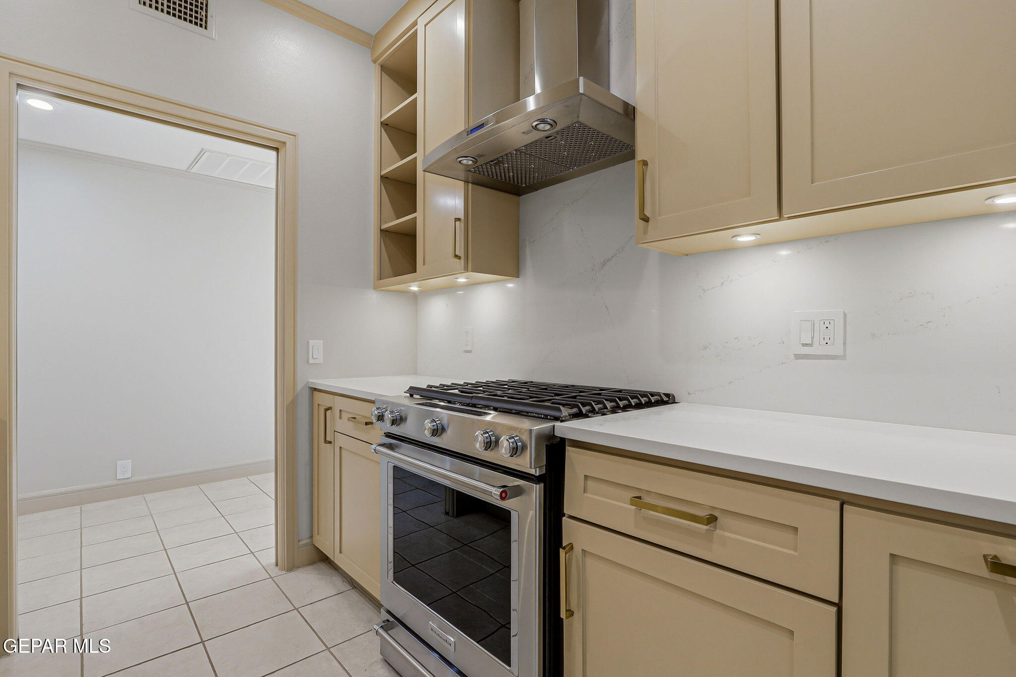 1077 LOS JARDINES Circle