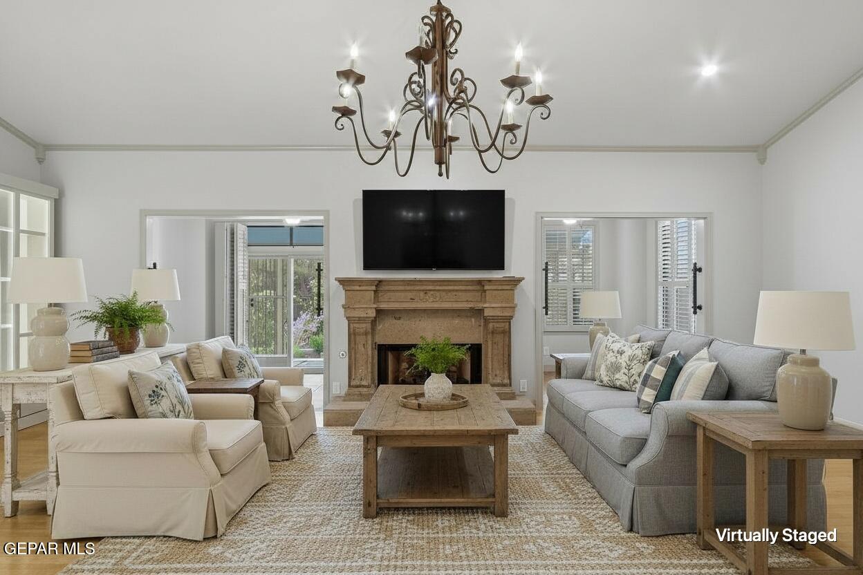 1077 LOS JARDINES Circle