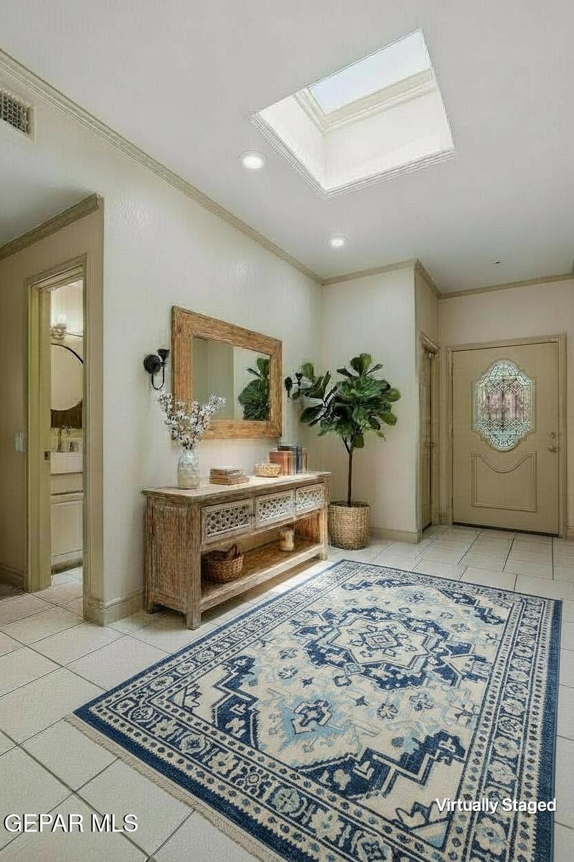 1077 LOS JARDINES Circle