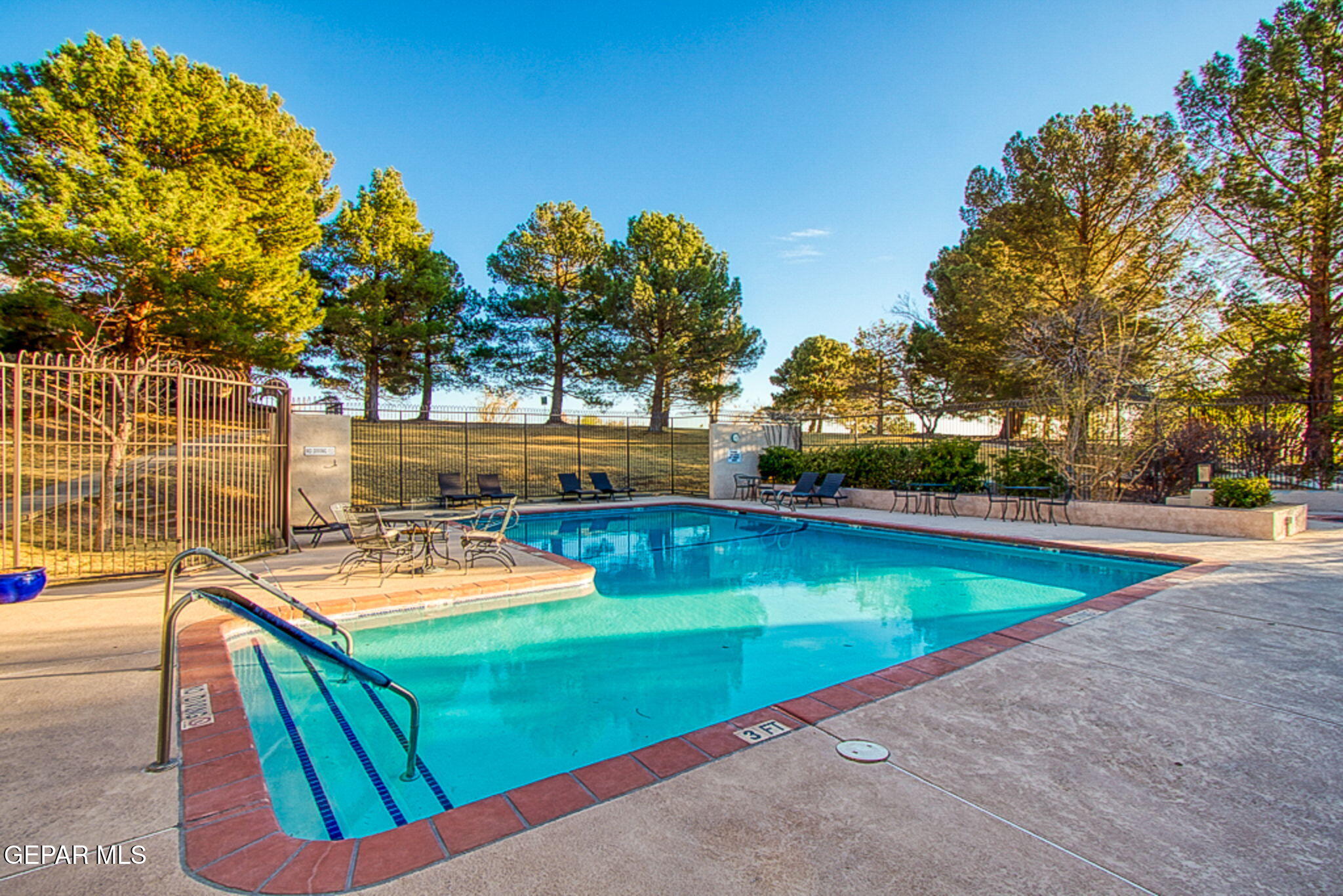 1077 LOS JARDINES Circle