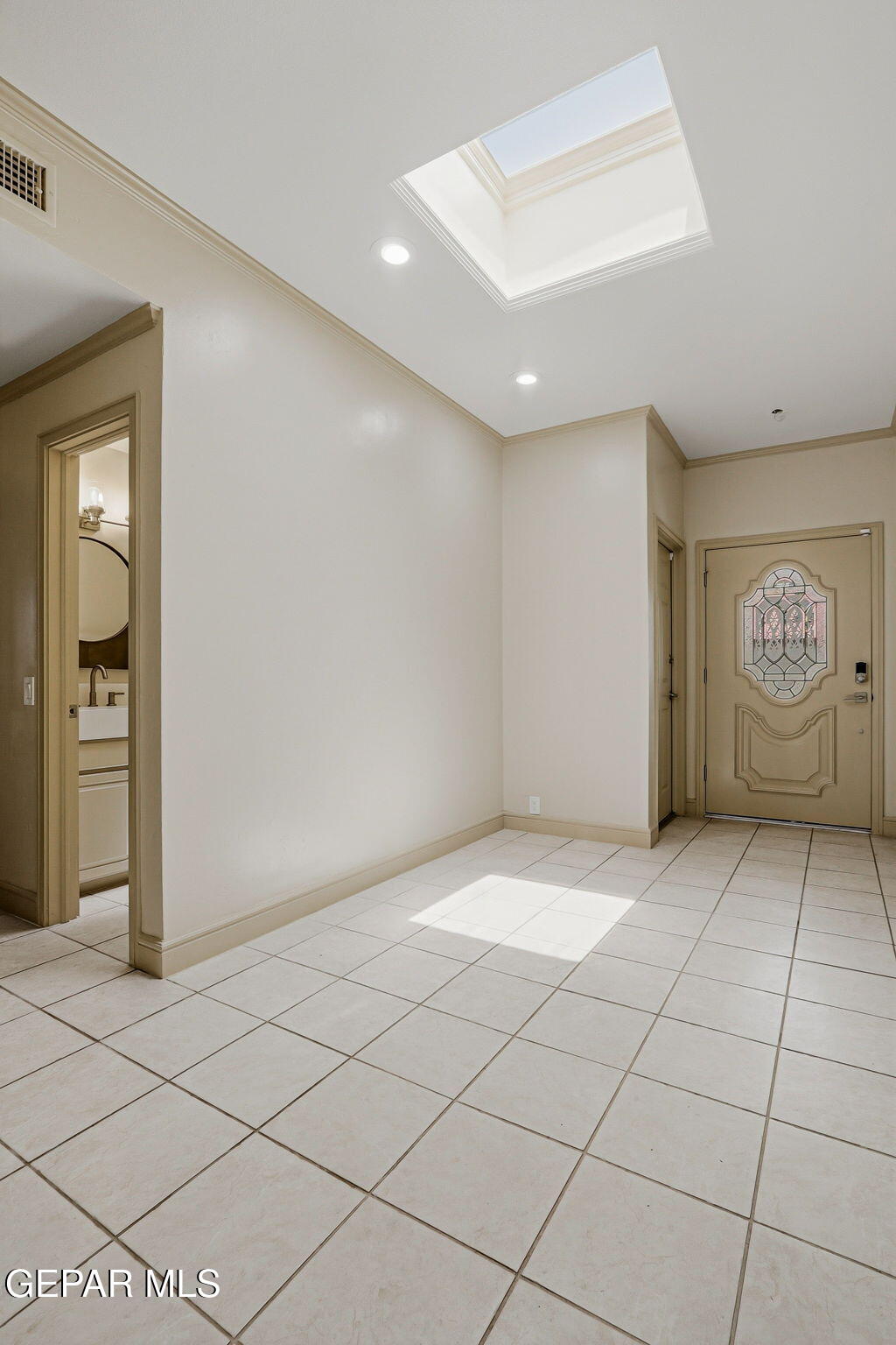 1077 LOS JARDINES Circle