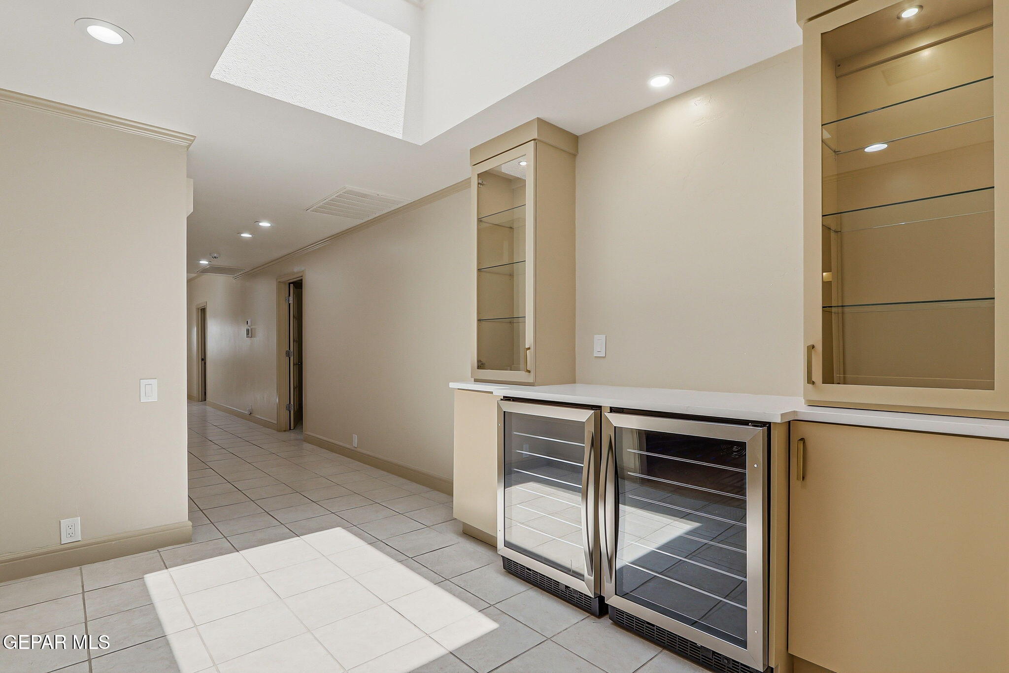 1077 LOS JARDINES Circle