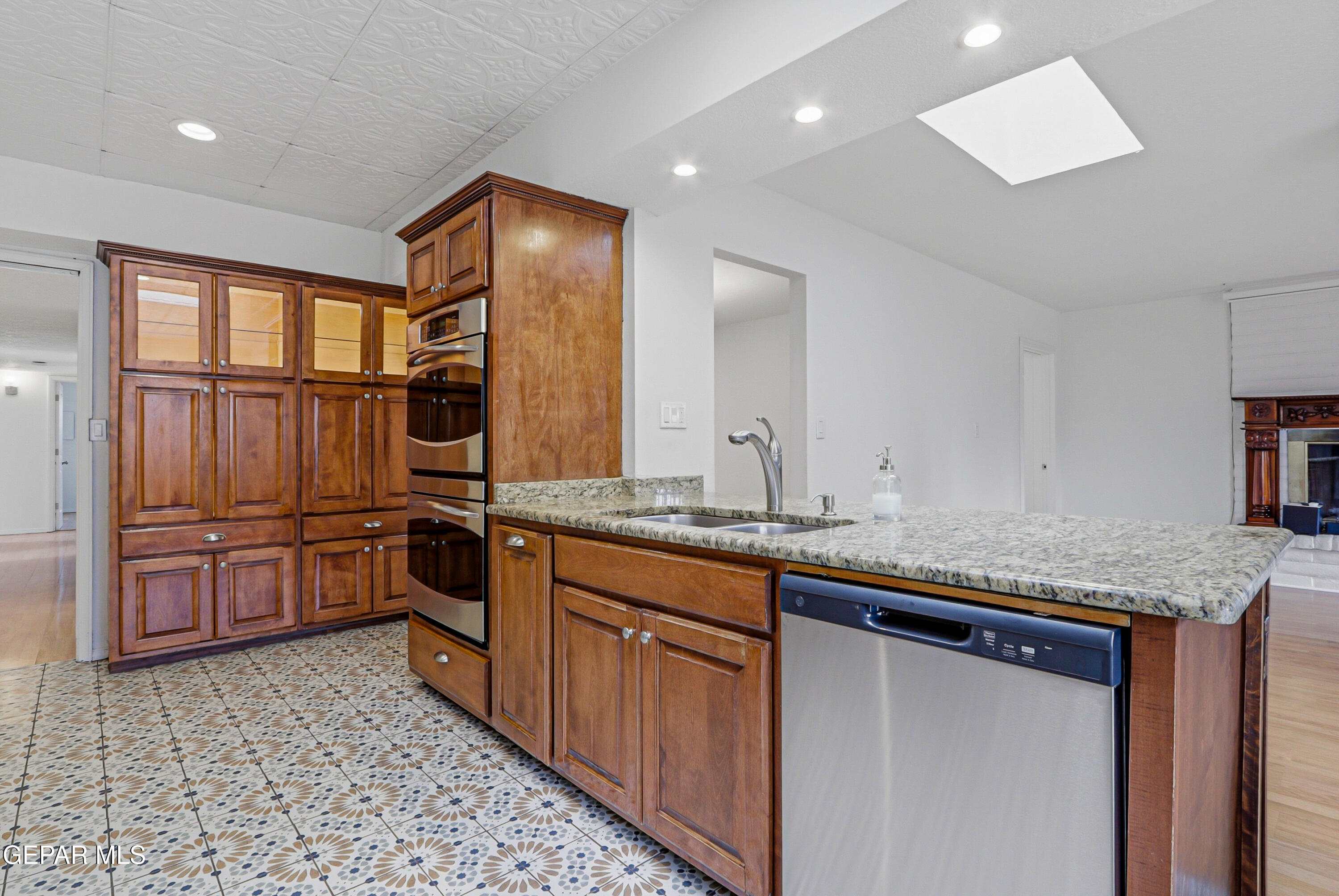 1501 JERRY PATE Place
