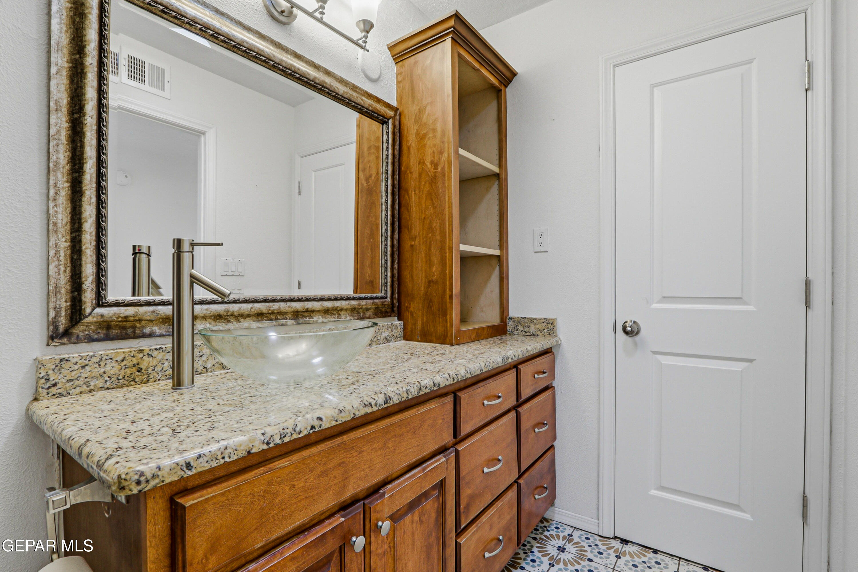 1501 JERRY PATE Place