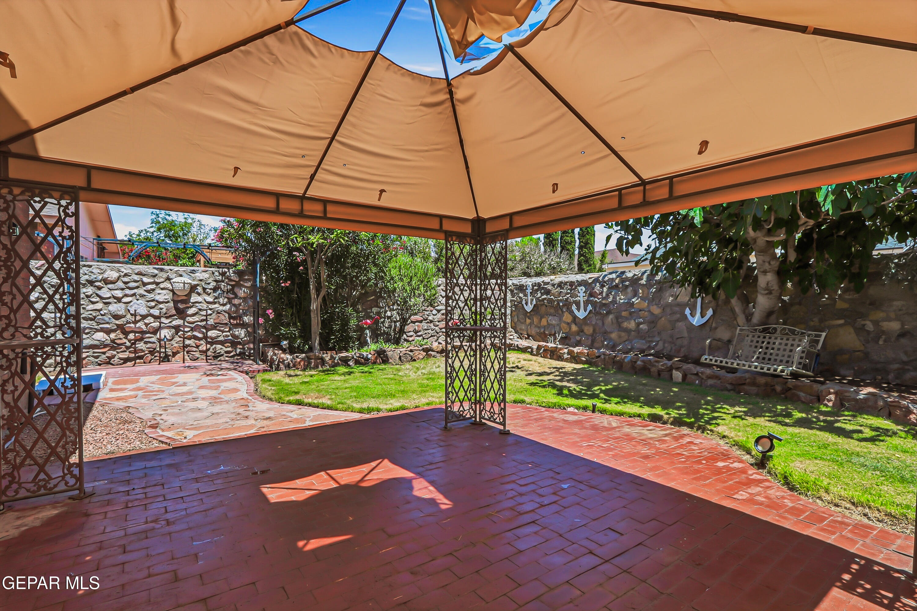 7500 LUZ DE LUMBRE Avenue