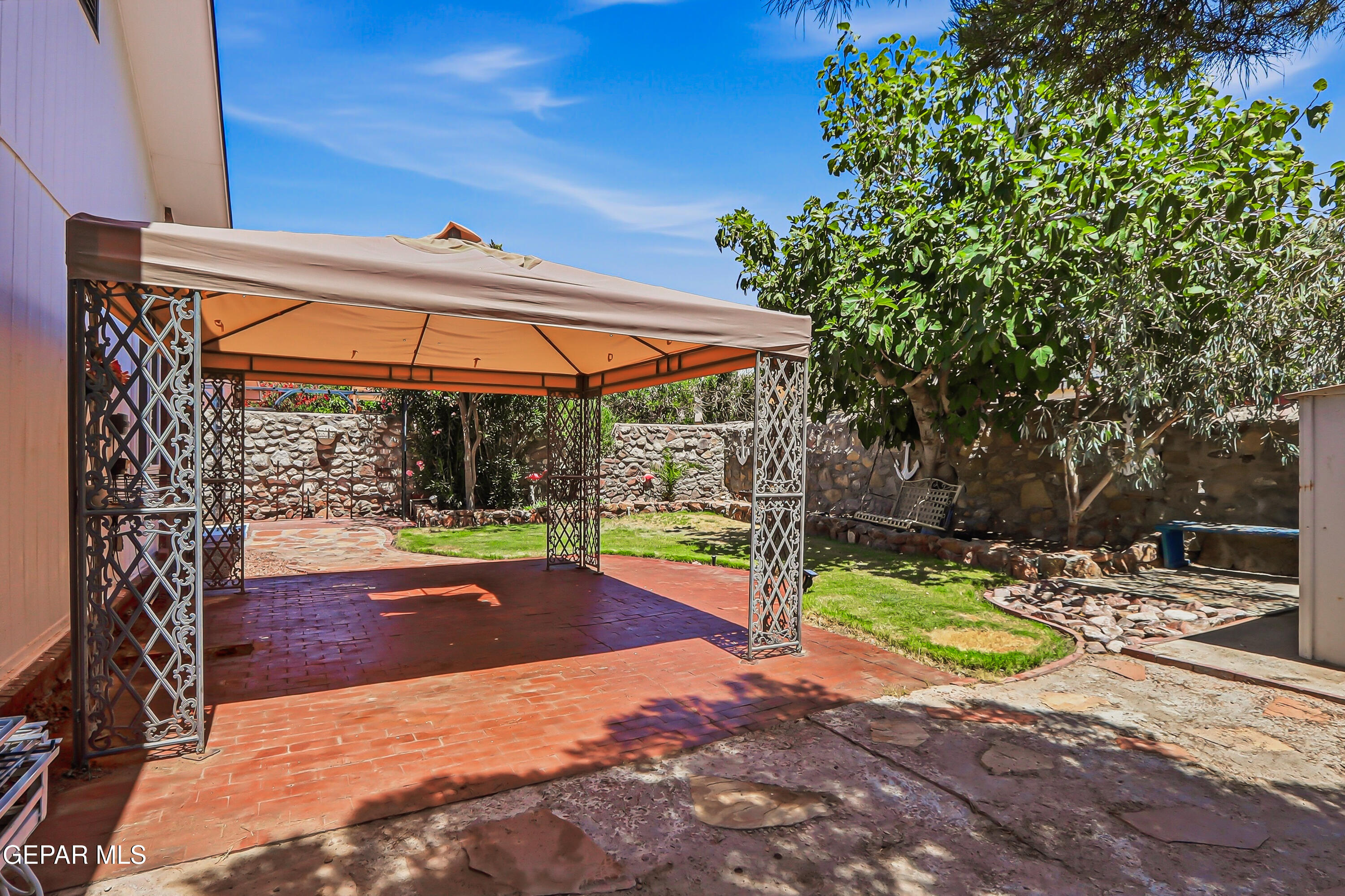 7500 LUZ DE LUMBRE Avenue