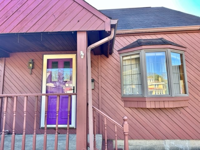1104 Broadview Blvd