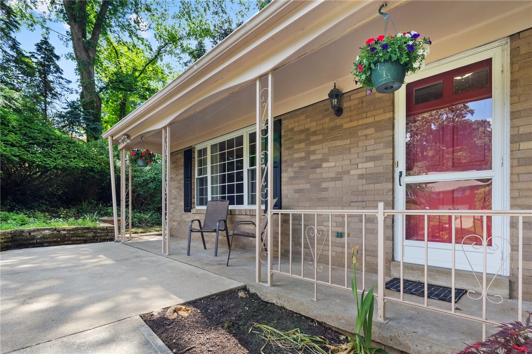 103 N Pine Dr
