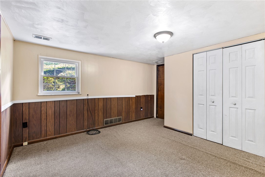 103 N Pine Dr