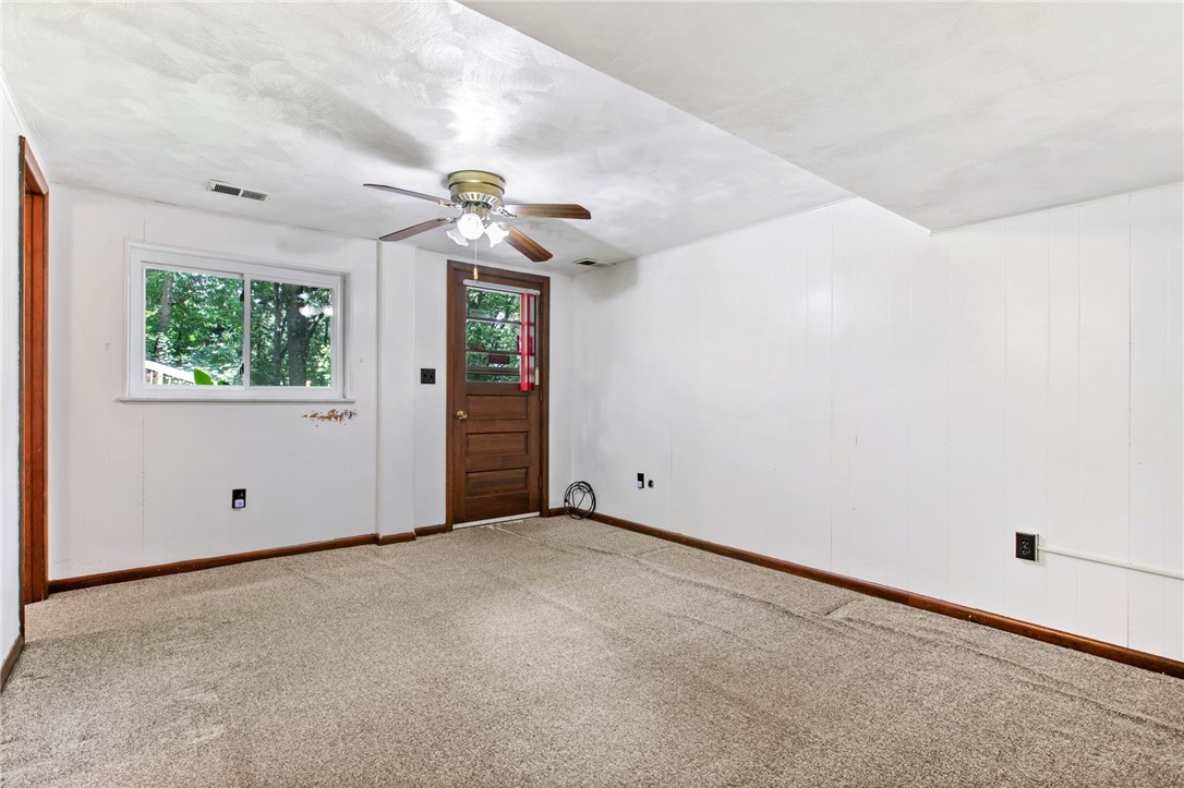 103 N Pine Dr