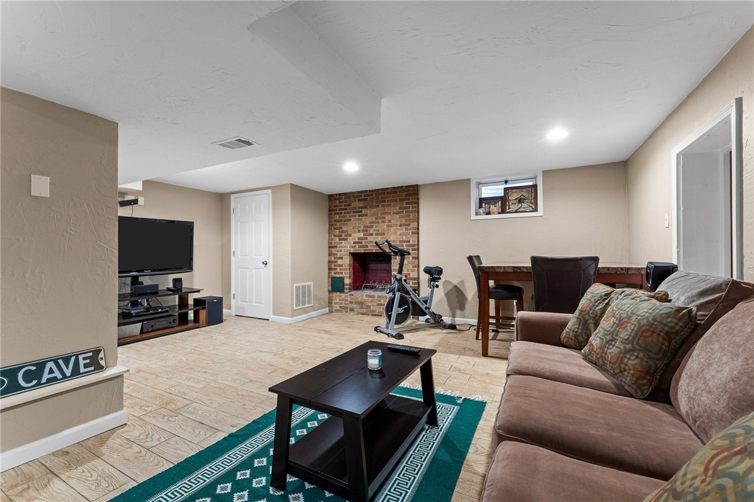 620 Scrubgrass Rd