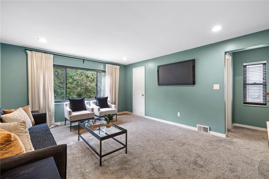 311 Edgewood Rd