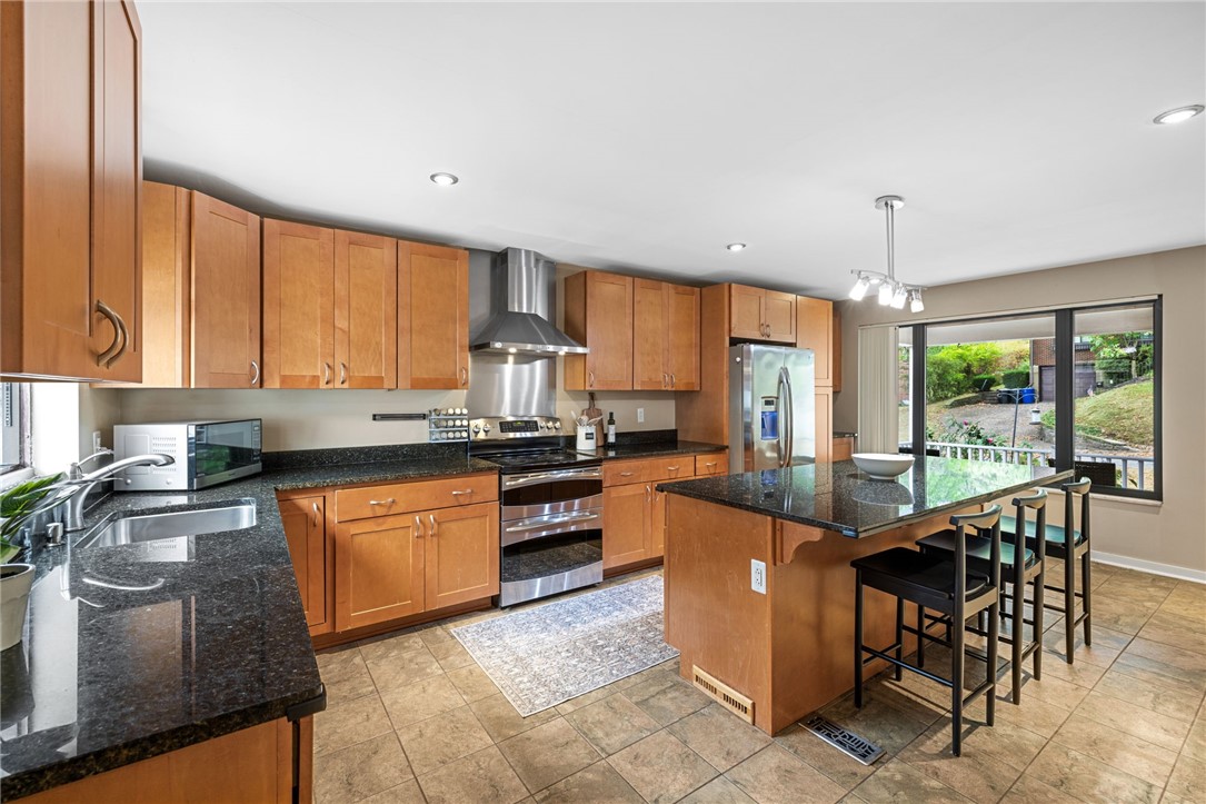311 Edgewood Rd