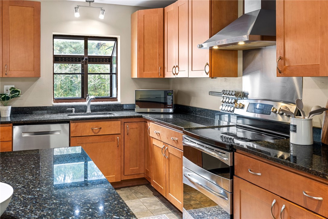311 Edgewood Rd