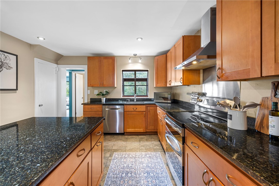 311 Edgewood Rd