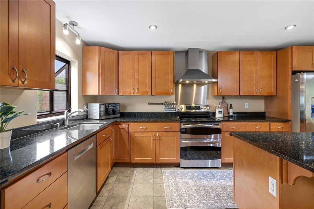 311 Edgewood Rd