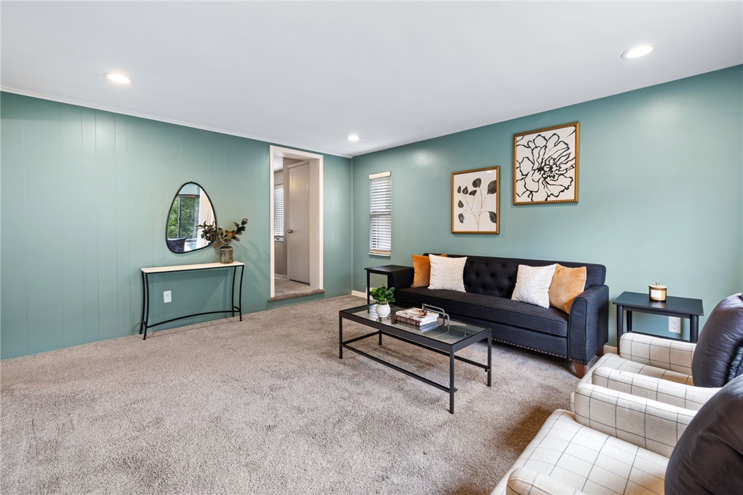 311 Edgewood Rd