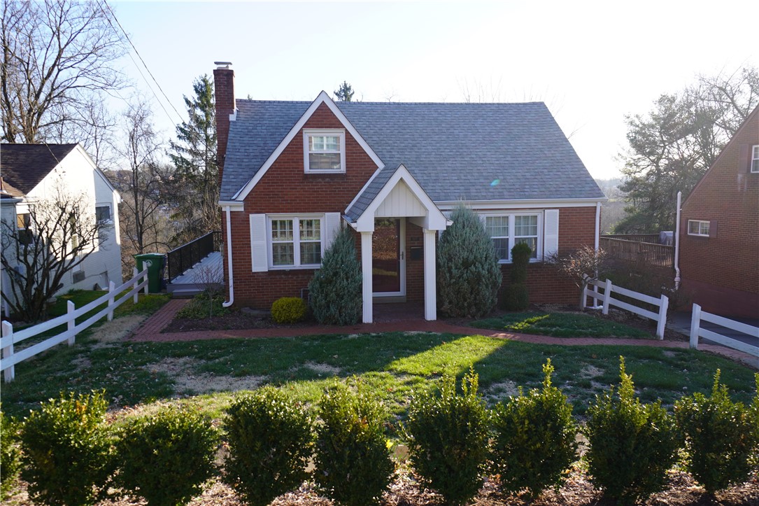 903 Maple Ave.