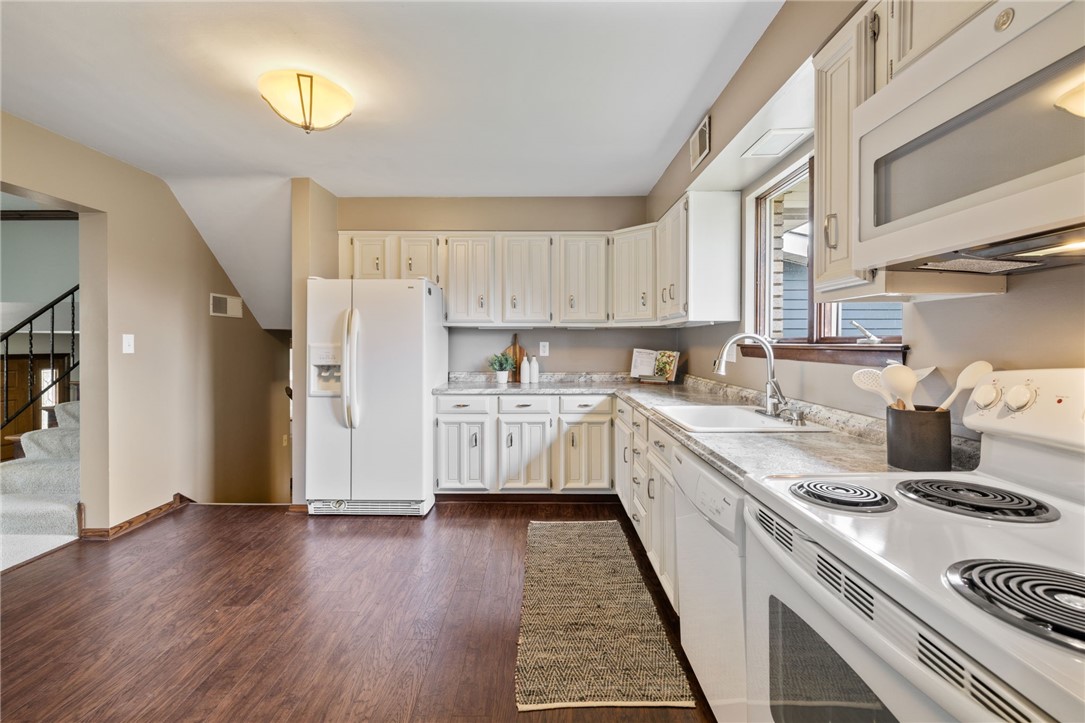 558 W Mcmurray Rd