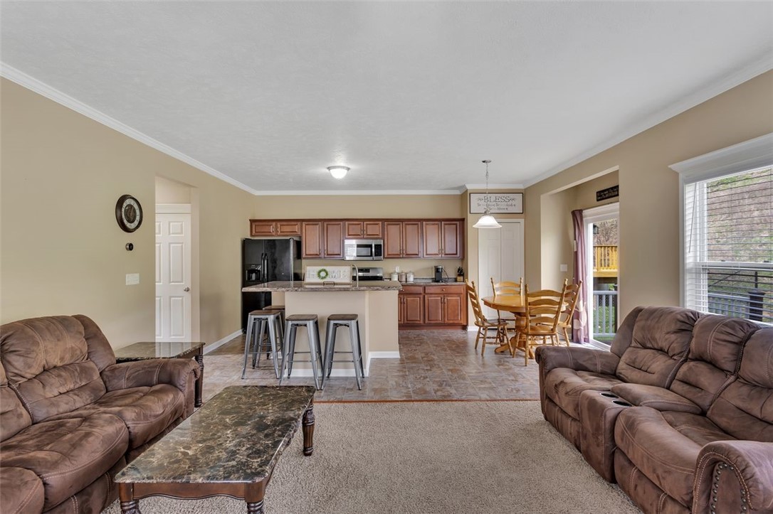 129 Rose Ave