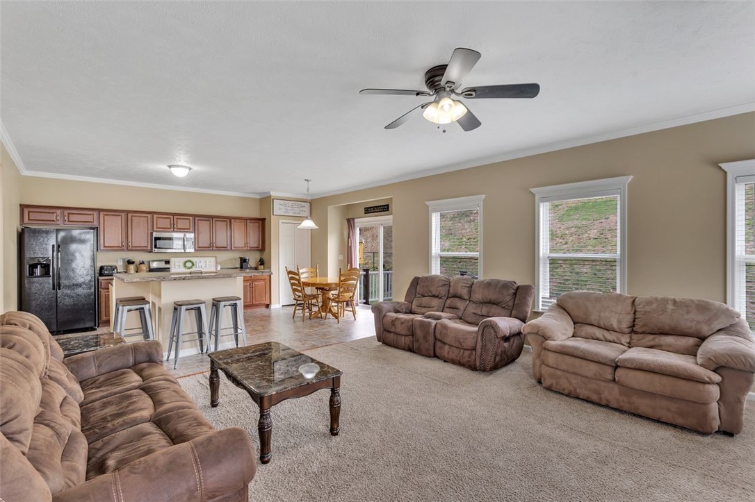 129 Rose Ave