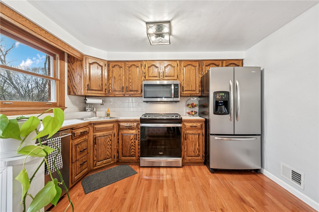 200 College Park Dr