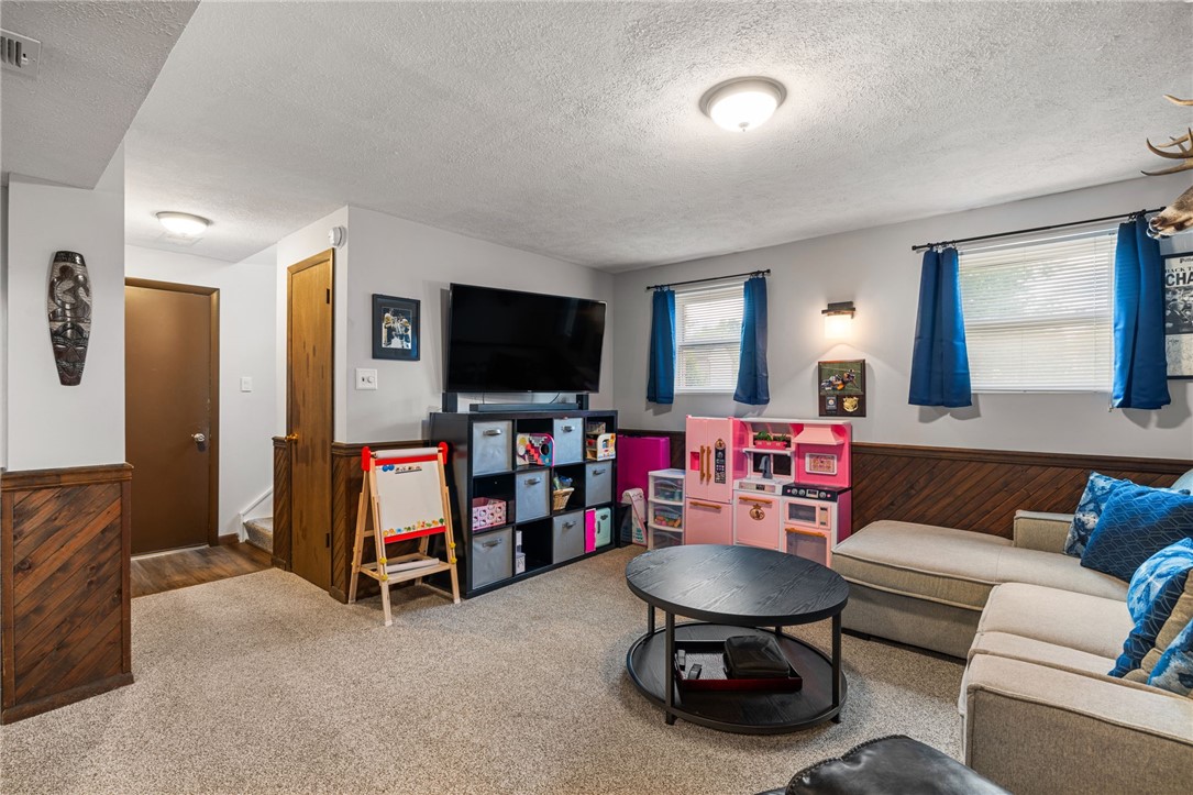 75 Fawnvue Drive