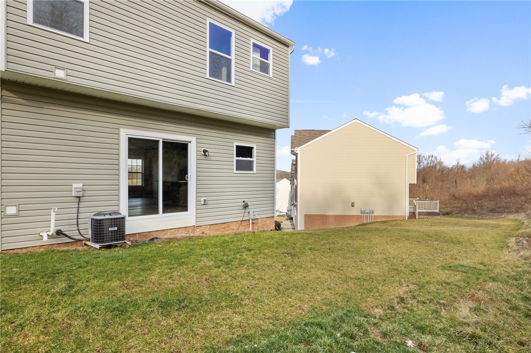 2858 Canterbury Dr