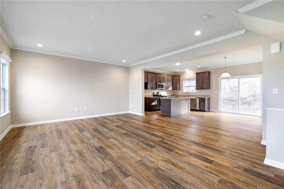 2858 Canterbury Dr