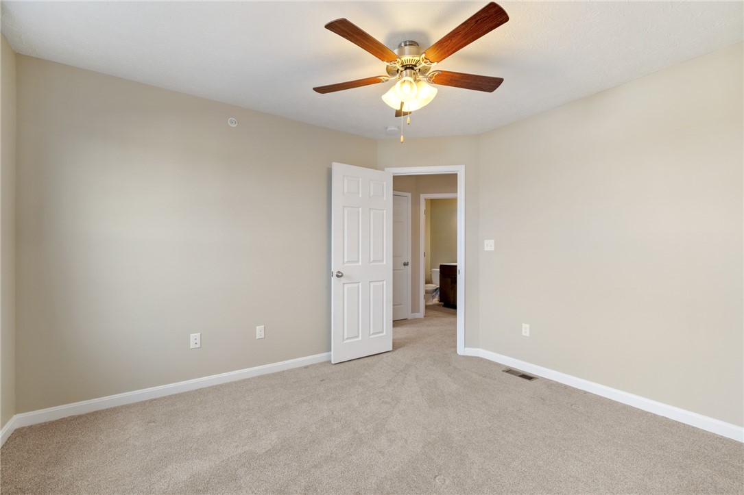 2858 Canterbury Dr