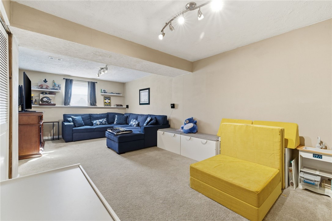 511 Cresthaven Dr