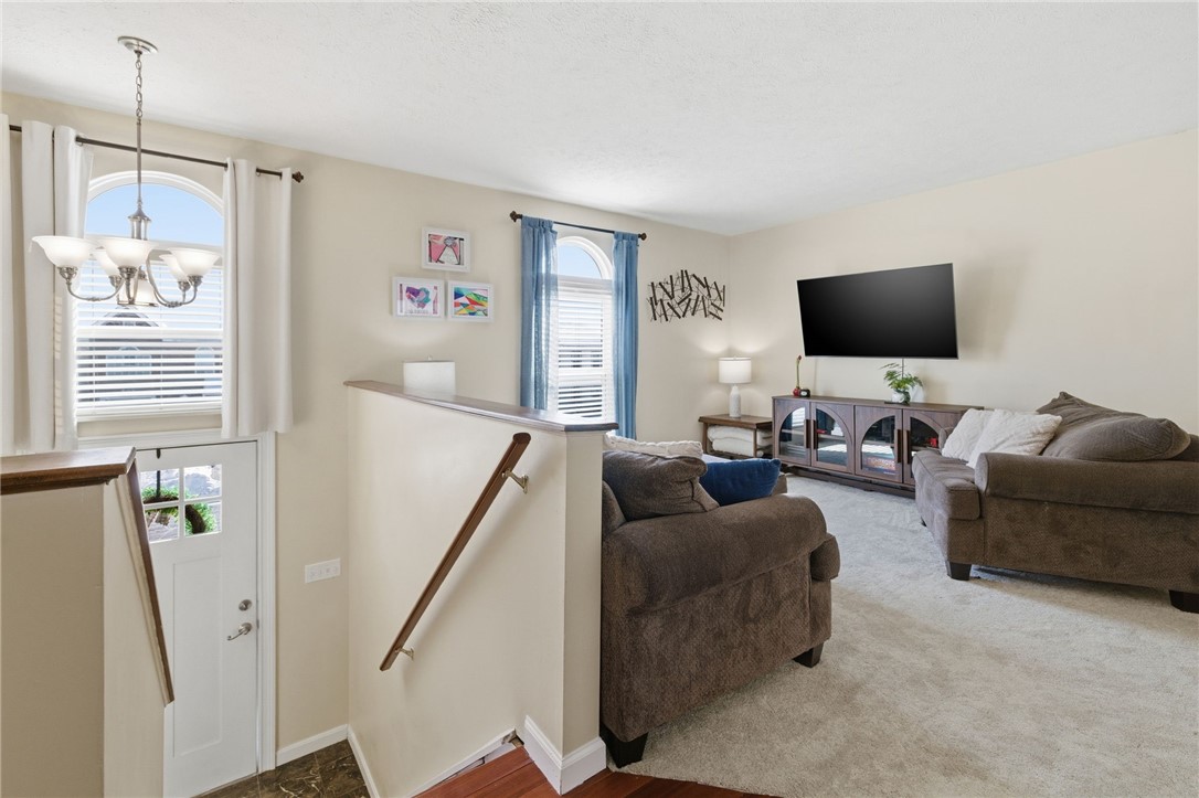 511 Cresthaven Dr
