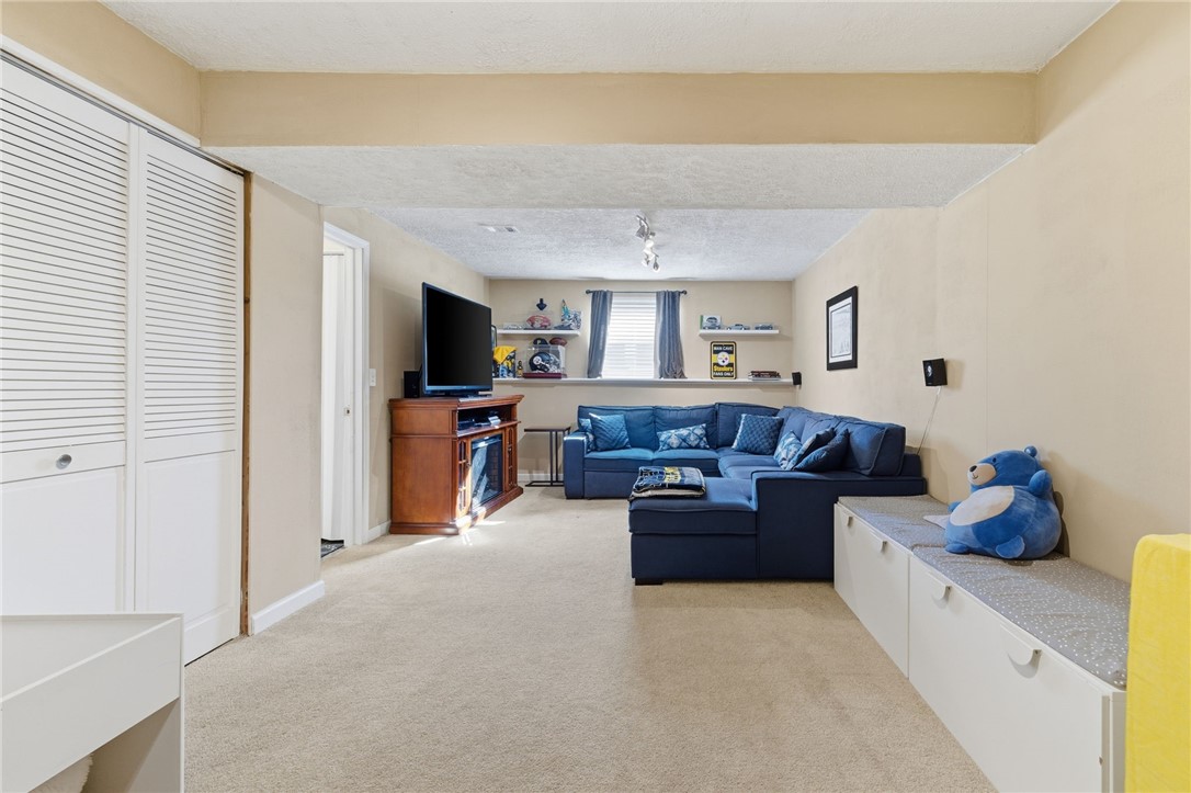 511 Cresthaven Dr