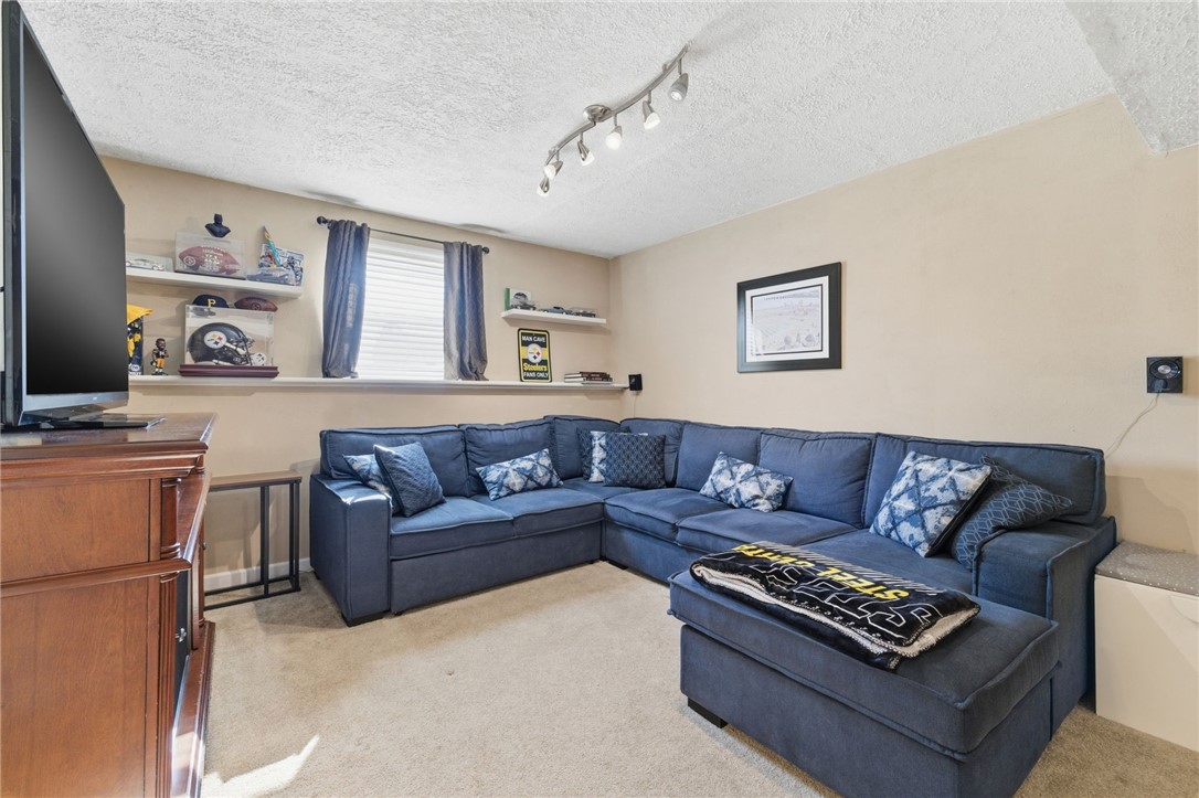 511 Cresthaven Dr