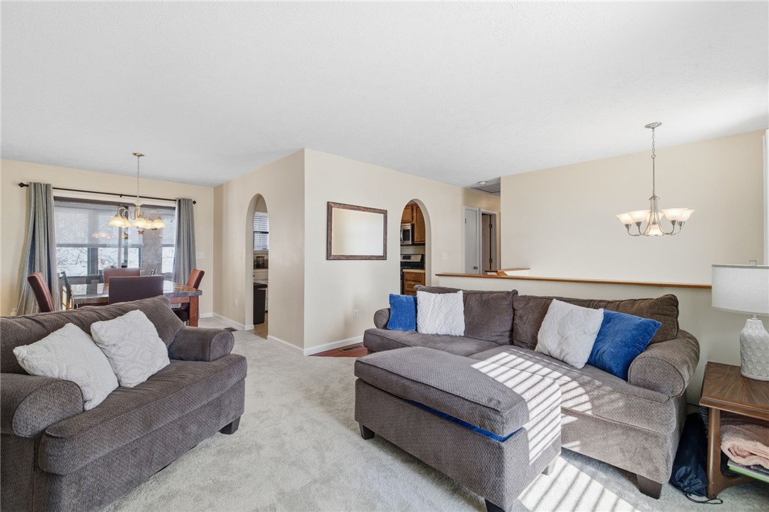 511 Cresthaven Dr