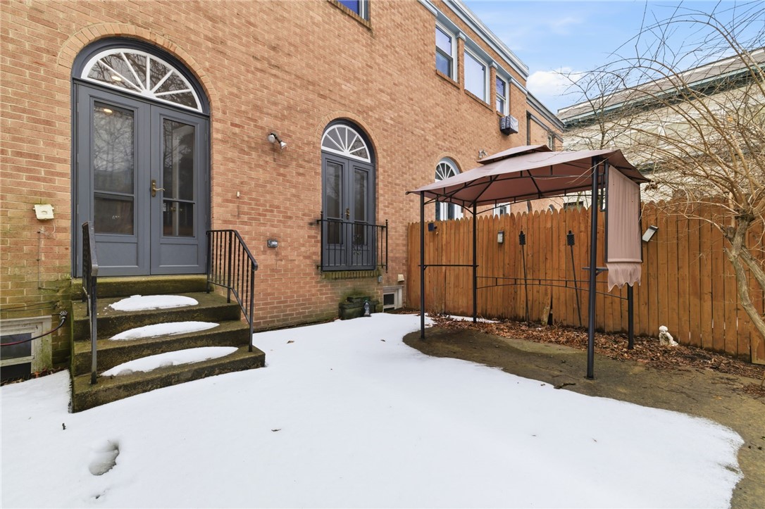 709 Clyde St