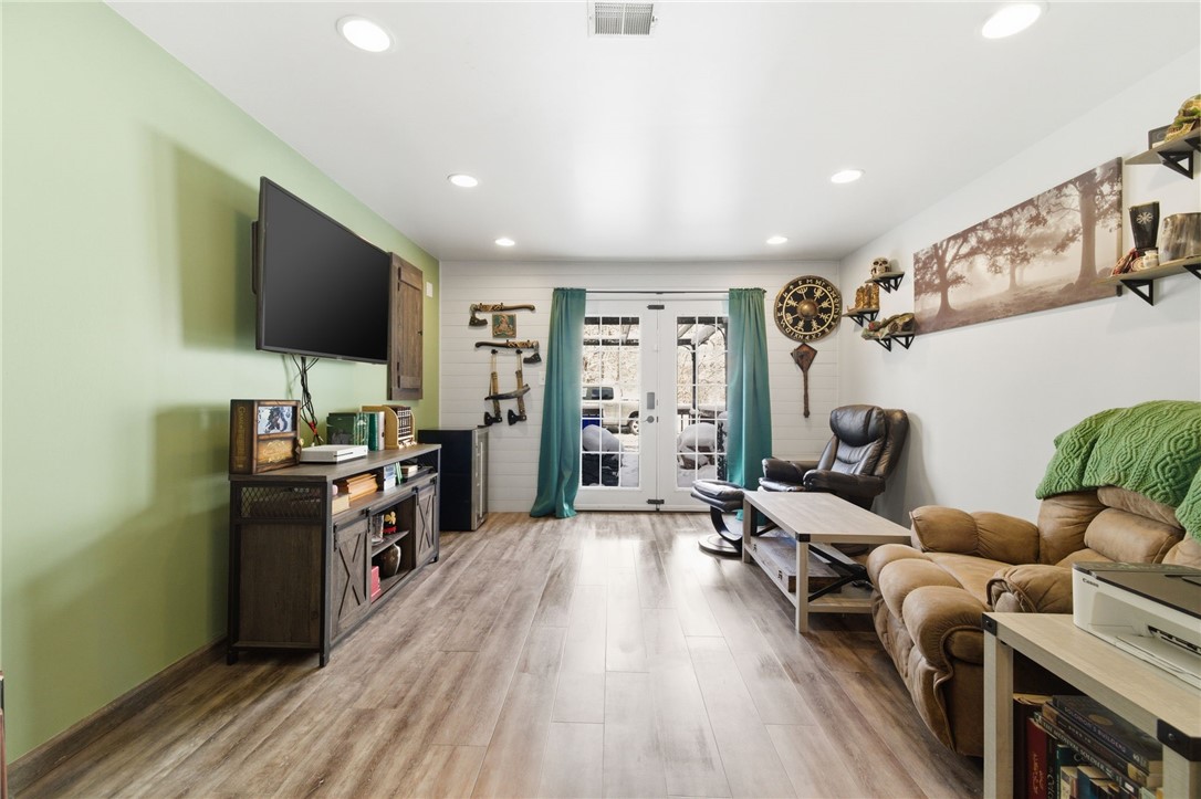 1703 Timberglen Dr