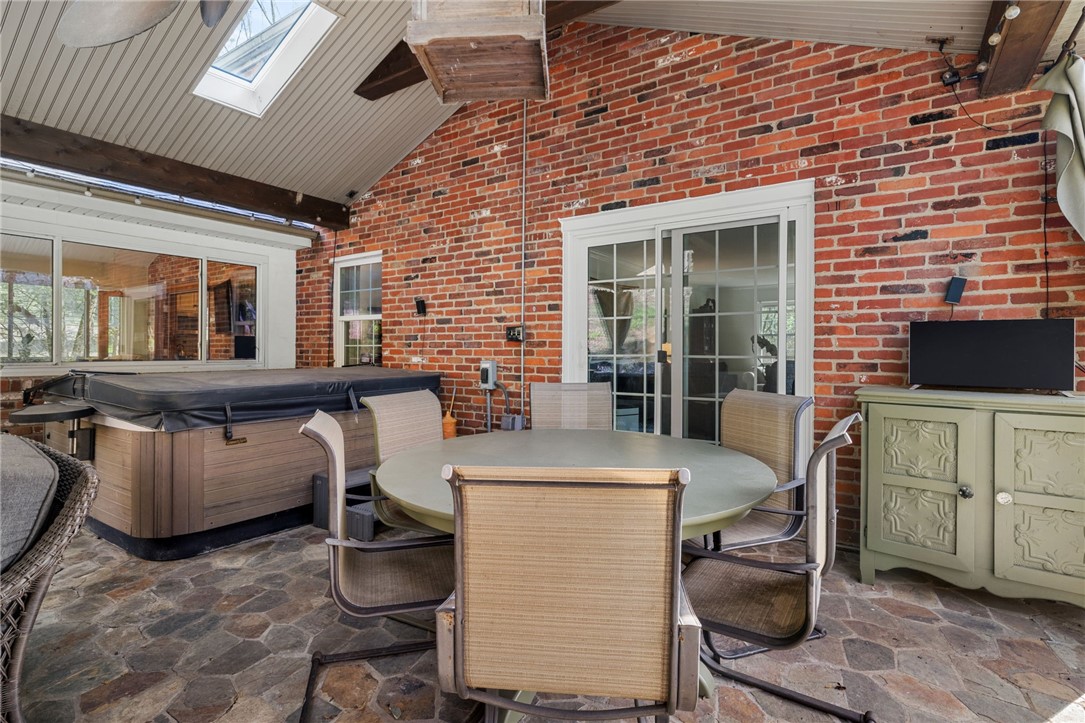 112 Eton Dr