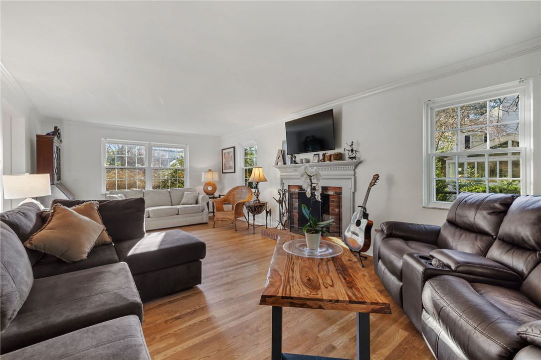 112 Eton Dr