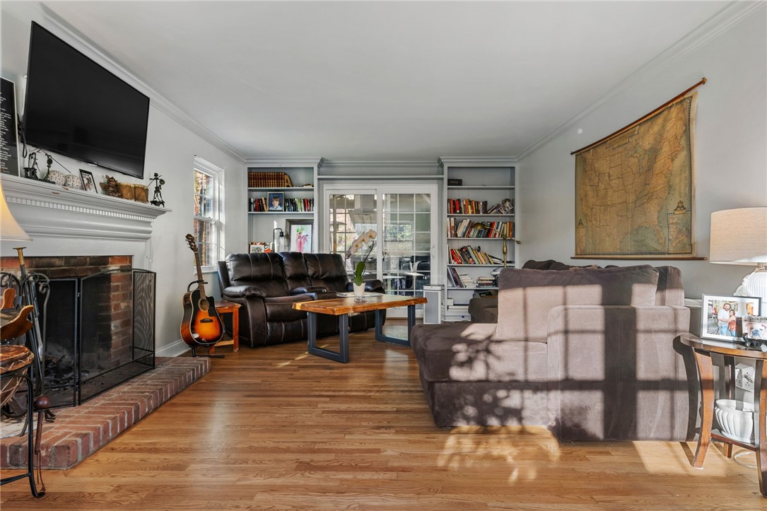 112 Eton Dr