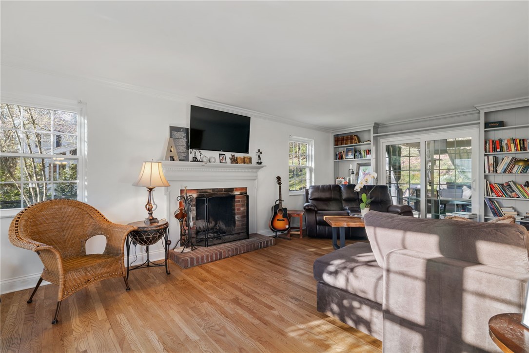 112 Eton Dr